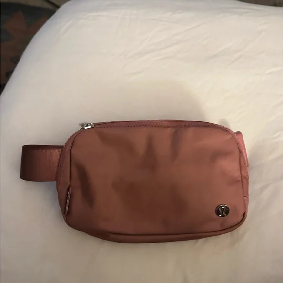 lululemon athletica Deep Mauve Pink Bag - Picture 1 of 7